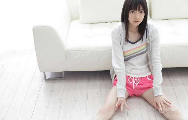 逢泽莉奈早期各类写真图片（17p）