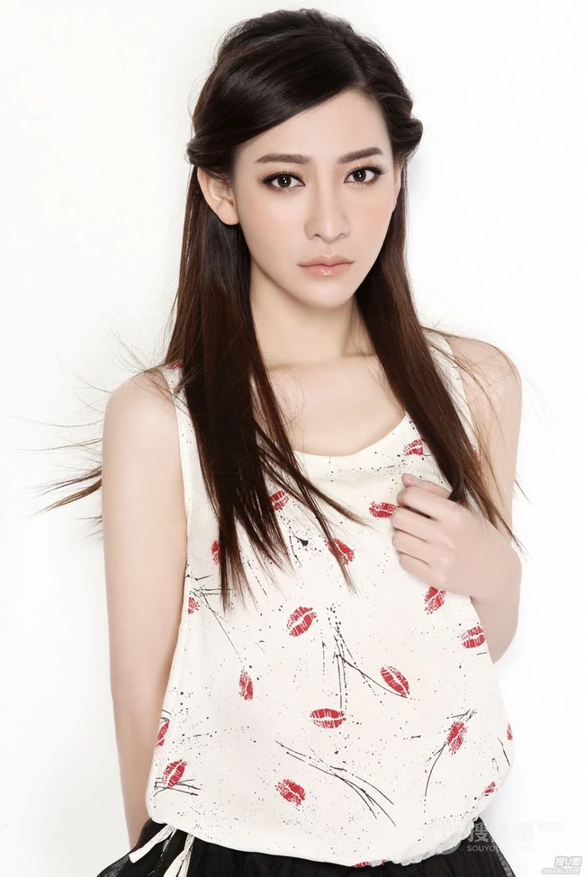 国内明星林冶高清冷艳写真图片