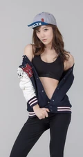 "最可爱的童颜"的韩国女生车模崔瑟琪