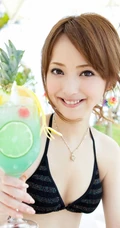 佐佐木希气质可爱泳装图片