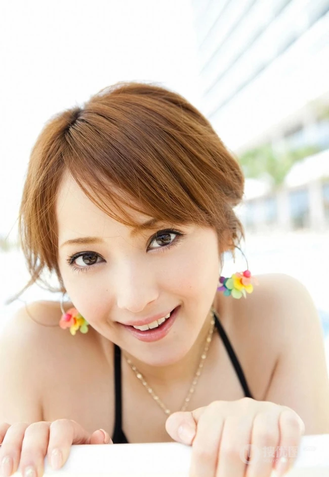 佐佐木希气质可爱泳装图片