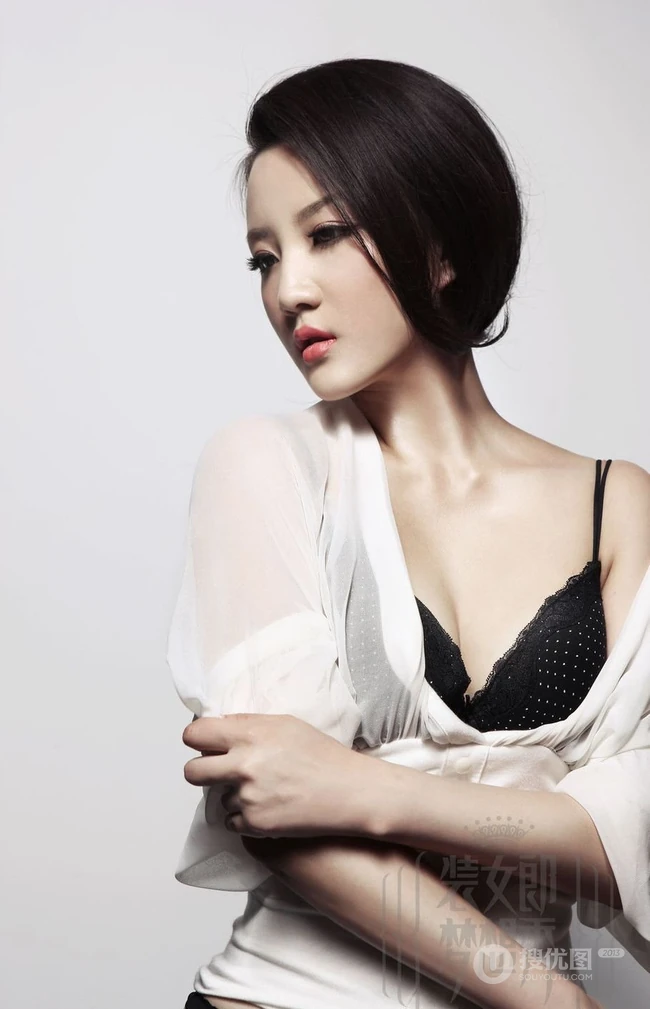 装女郎气质女生《赵思然》图片写真