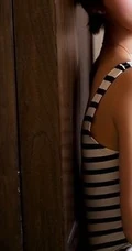 短发女生图片-喜欢连衣裙的短发女生