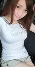 90后长发线条感妹子气质可爱自拍照