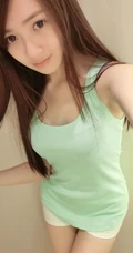 90后长发线条感妹子气质可爱自拍照