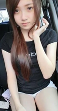 90后长发线条感妹子气质可爱自拍照