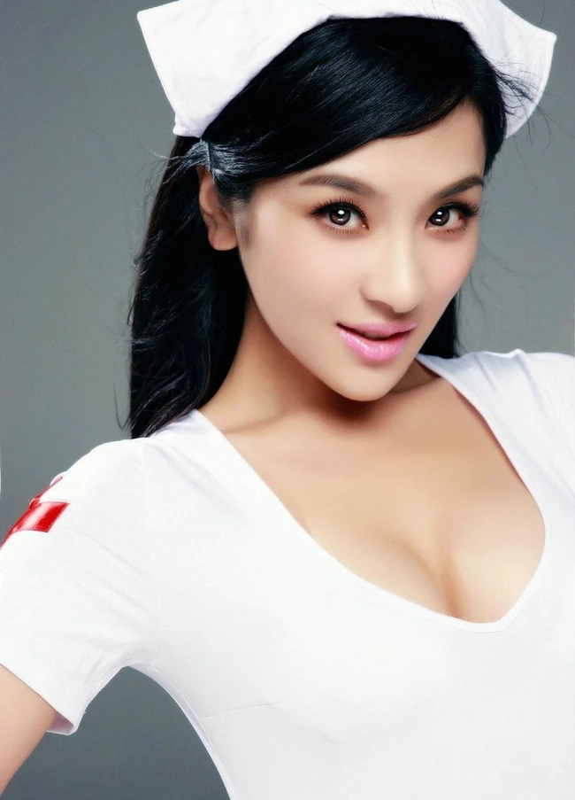 出的了厅堂，护的了伤，姚诗涵制服高清美图