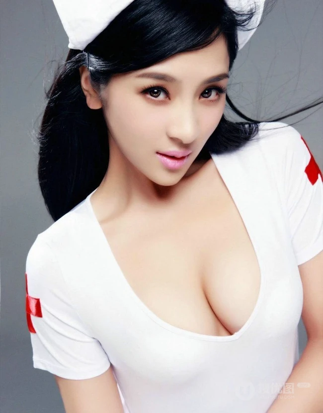 出的了厅堂，护的了伤，姚诗涵制服高清美图