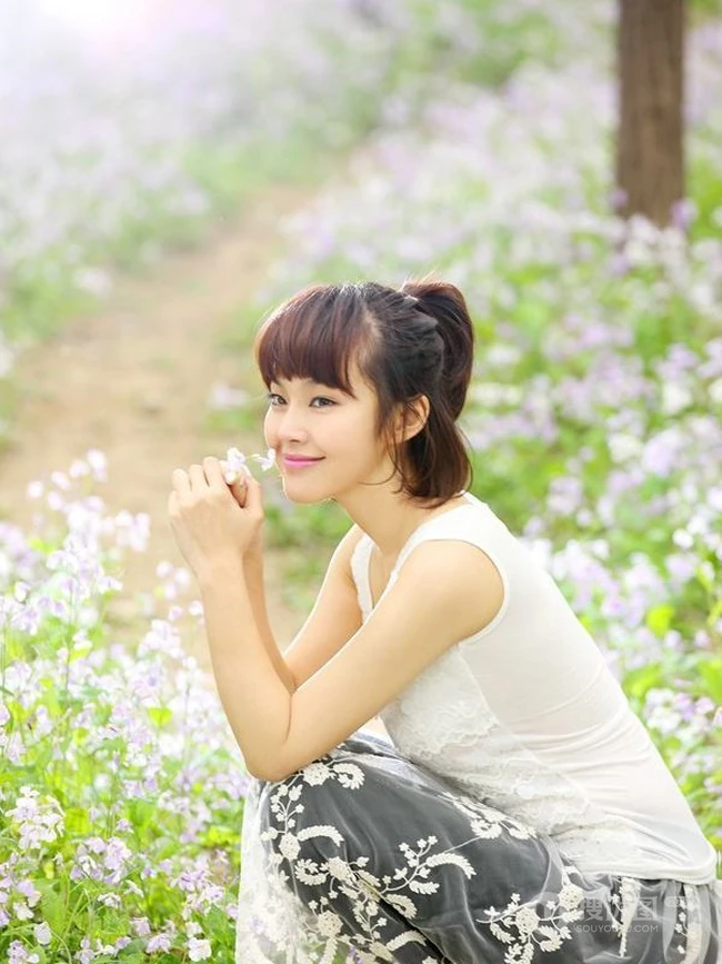 张佳宁自然森系写真，清纯唯美郊外美图
