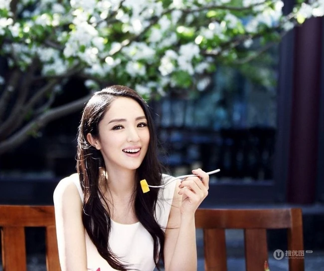 董璇纯美图片 懂的休闲的人才快乐！