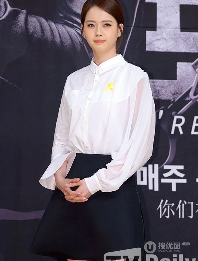 高雅拉时尚纯美写真-长发直垂韵味十足