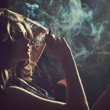 灰烬之殇-让过去随手中的香烟燃成灰烬