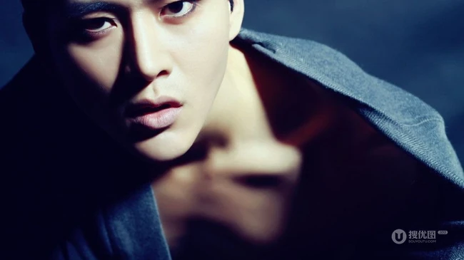 黄明忧郁写真大片 阳光型男的成熟蜕变