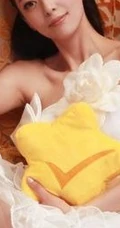 爱尚真真-气质女生艾尚真白色公主裙写真