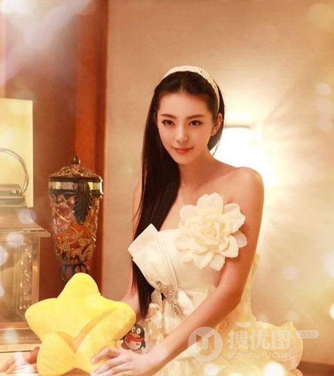 爱尚真真-气质女生艾尚真白色公主裙写真