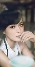 90后校花_李依伊清纯唯美图片写真