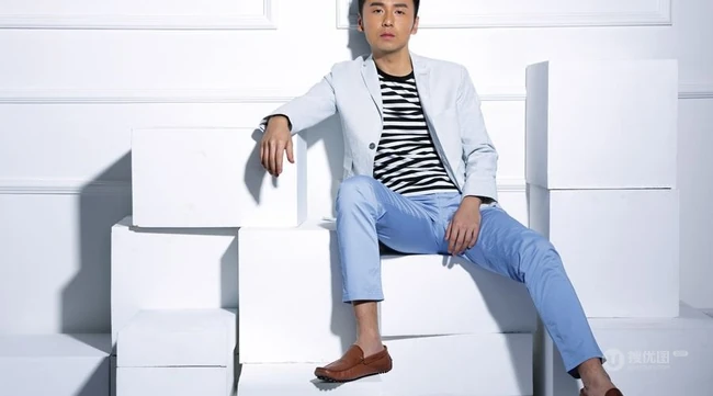 熟男雷佳音时尚写真，好男人雷佳音高品质魅力