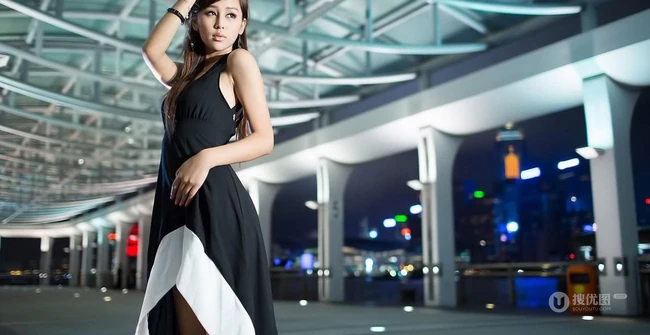 天桥上的连衣裙女生模特-唯美高清写真