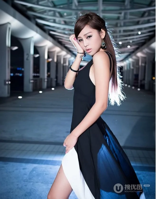 天桥上的连衣裙女生模特-唯美高清写真