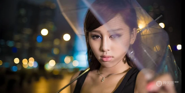 天桥上的连衣裙女生模特-唯美高清写真