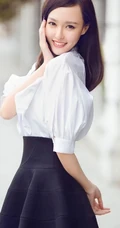 唐嫣时尚街拍写真 美丽小脸笑容绽放
