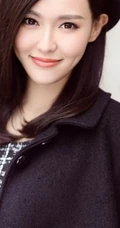 唐嫣时尚街拍写真 美丽小脸笑容绽放