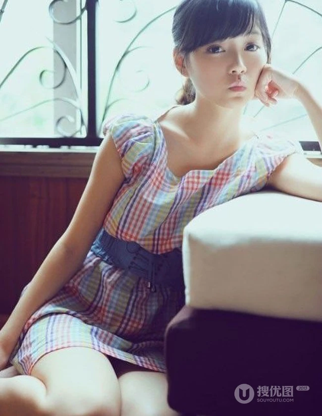 可爱少女图片_又萌又可爱的学生妹子