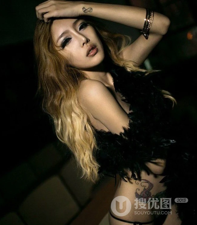 抽烟的女人_午夜徘徊的寂寞