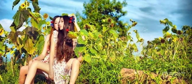 娇俏姐妹花图片 模特闺蜜的荒岛之旅