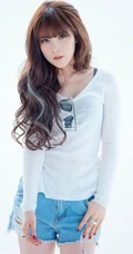 牛仔短裤长发女生-清纯唯美高清写真