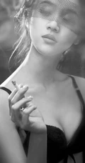 吹不散的烟-王熙然抽烟气质写真图片