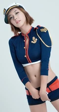 韩国美模《金荷律》紧身制服装图片