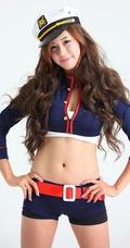 韩国美模《金荷律》紧身制服装图片