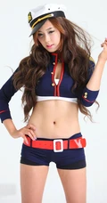 韩国美模《金荷律》紧身制服装图片
