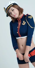 韩国美模《金荷律》紧身制服装图片