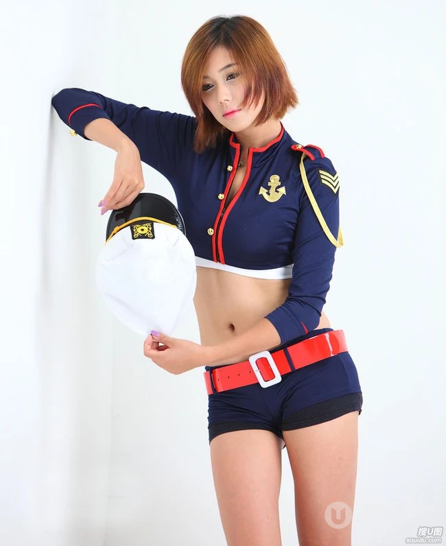 韩国美模《金荷律》紧身制服装图片