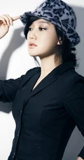 女生《薛佳凝》高清写真图片
