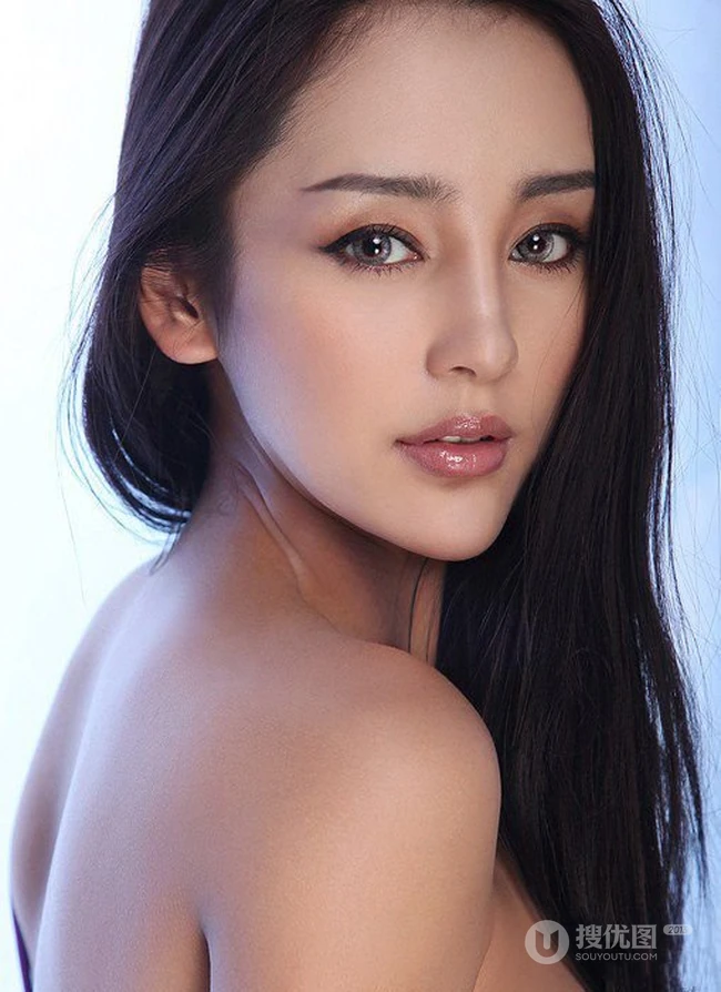 骨感女生泳装摄影写真-《不变的主题》