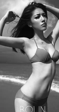 夏雯海边黑白唯美泳装图片