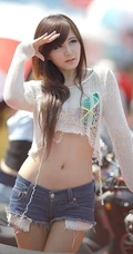 柳智慧_牛仔短裤车展现场美图