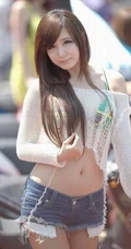 柳智慧_牛仔短裤车展现场美图
