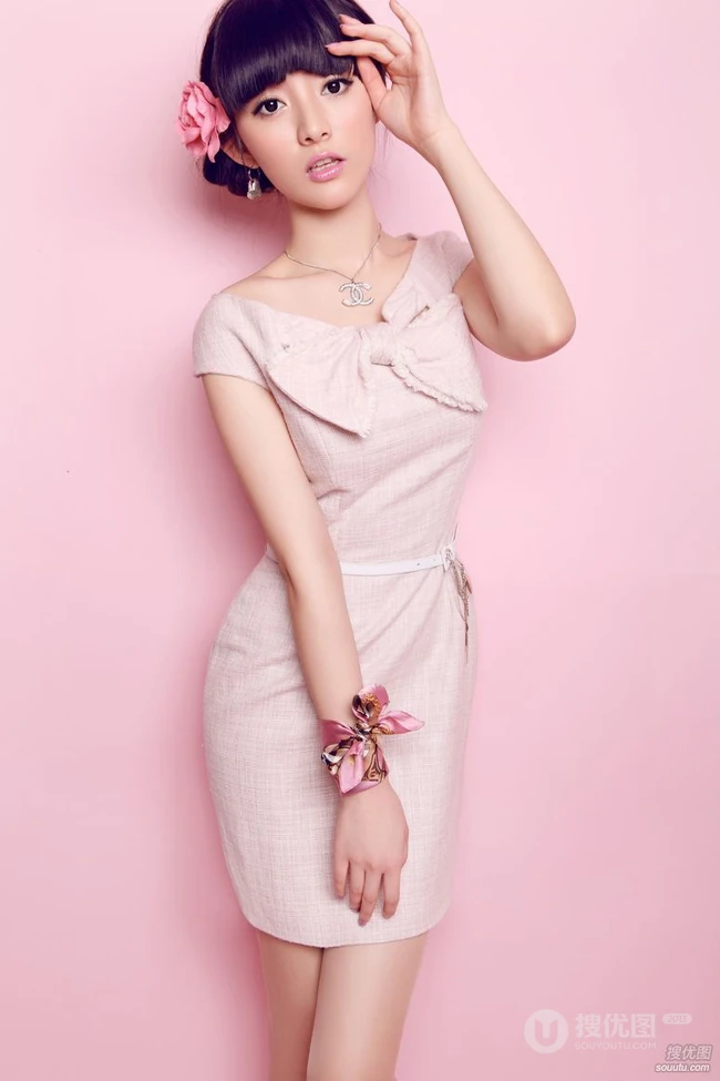 清纯明星妹子《富丹妮》时尚秀写真