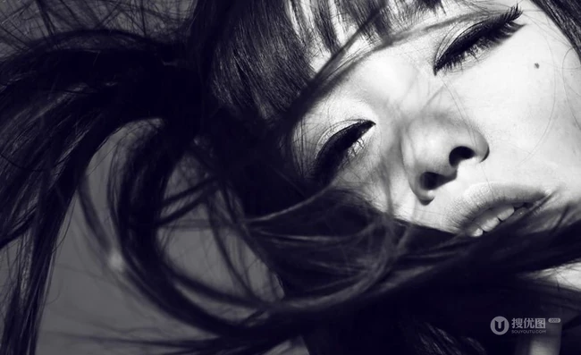 热舞女生《易倩》写真图片大全