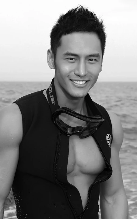 亚洲男模顾又铭各类写真大片