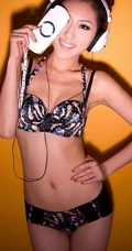 嫩模宫如敏气质白衣制服图片写真