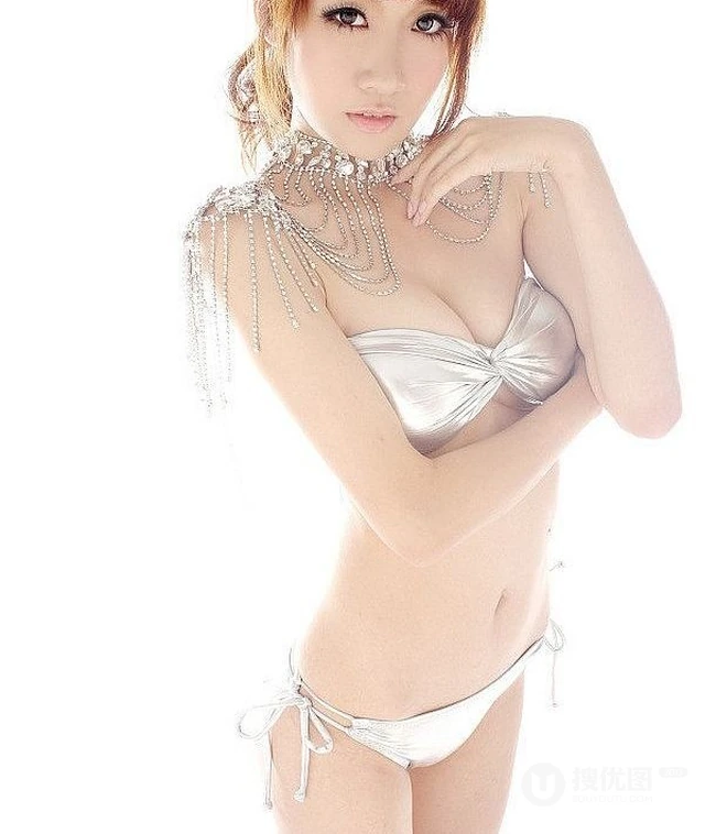 吉林美模_桃子白色紧身写真