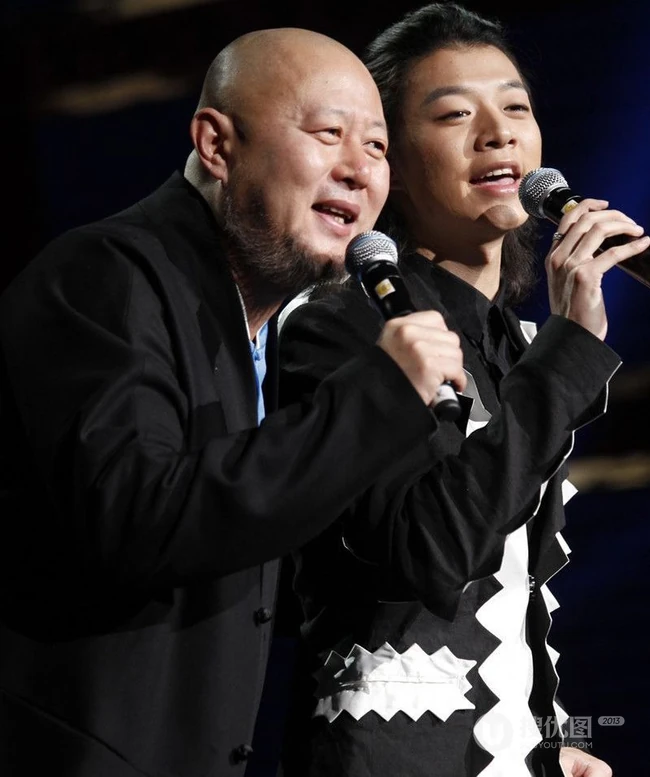霍尊_霍尊的父亲和妈妈图片