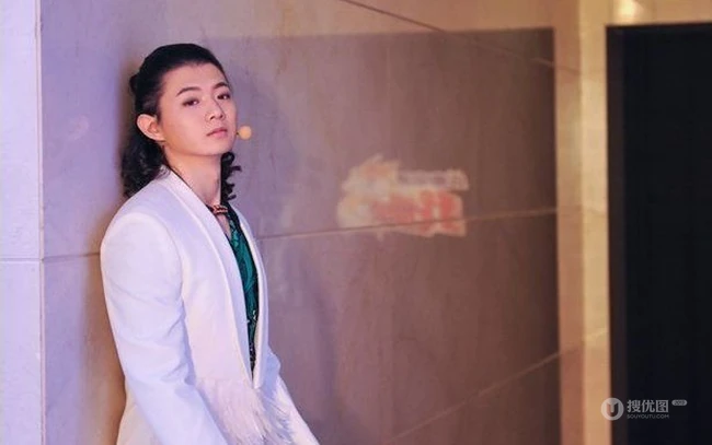霍尊_霍尊的父亲和妈妈图片