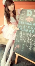 女仆装妹子图片_可爱女生女仆卖咖啡