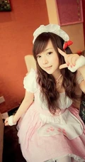 女仆装妹子图片_可爱女生女仆卖咖啡